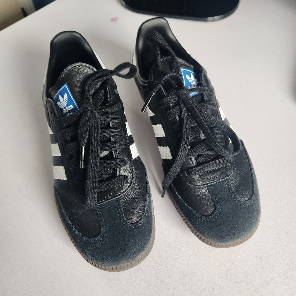 Black Adidas Samba 6.5